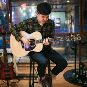 山村乳妇喂奶和偷人
